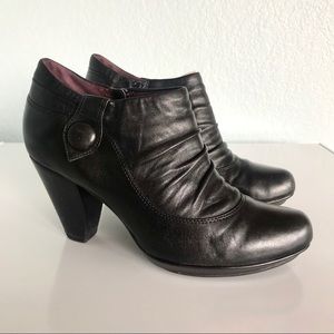 Clarks Indigo Black Hedda Leather Ankle Boots Size 9.5 Womens Shoes Booties